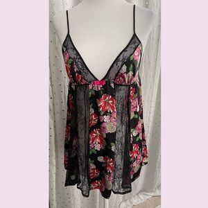 Victoria’s Secret Satin and black lace babydoll